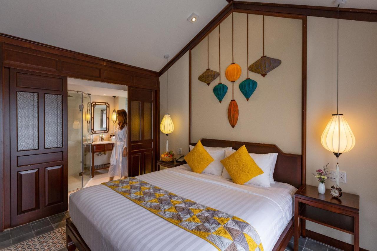 Cozy Savvy Boutique Hotel Hoi An Eksteriør billede A room at the hotel