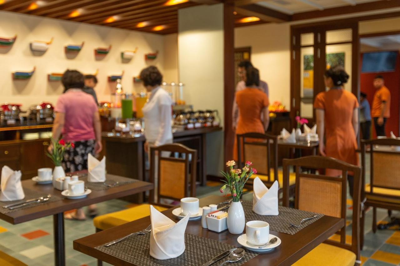 Cozy Savvy Boutique Hotel Hoi An Eksteriør billede The restaurant at the hotel