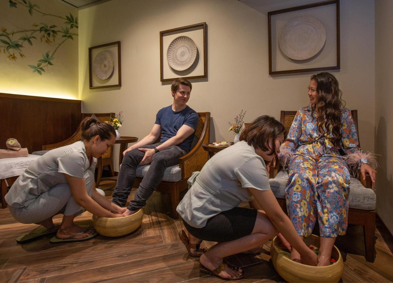 Cozy Savvy Boutique Hotel Hoi An Eksteriør billede A foot spa in Vietnam
