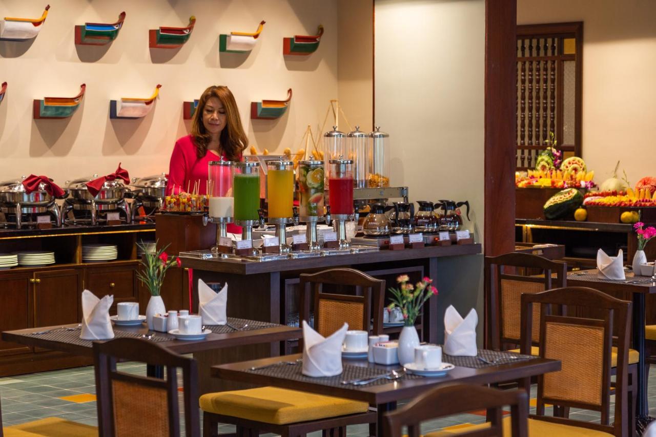 Cozy Savvy Boutique Hotel Hoi An Eksteriør billede The restaurant at the hotel