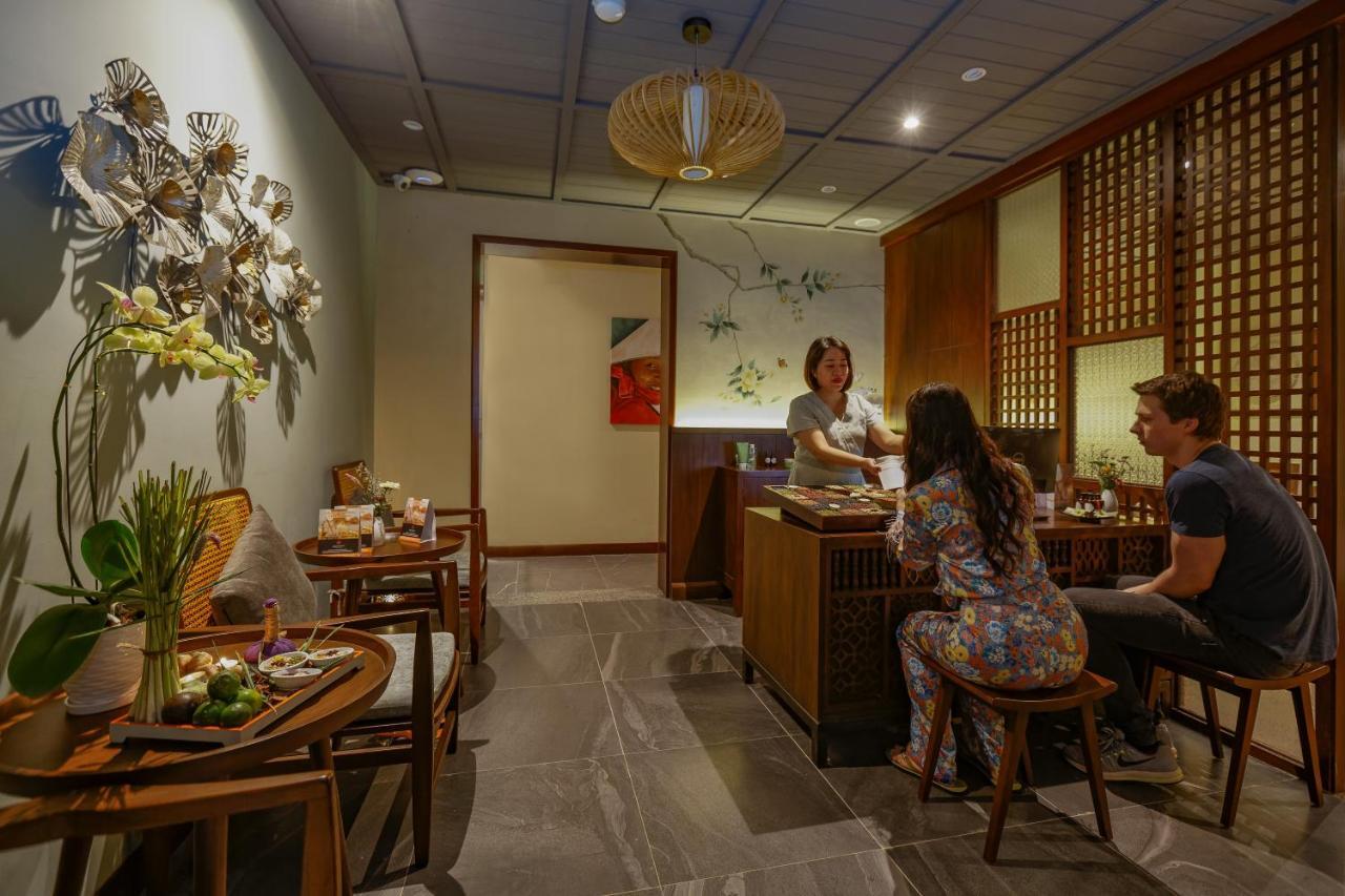 Cozy Savvy Boutique Hotel Hoi An Eksteriør billede Interior of a restaurant in Manila