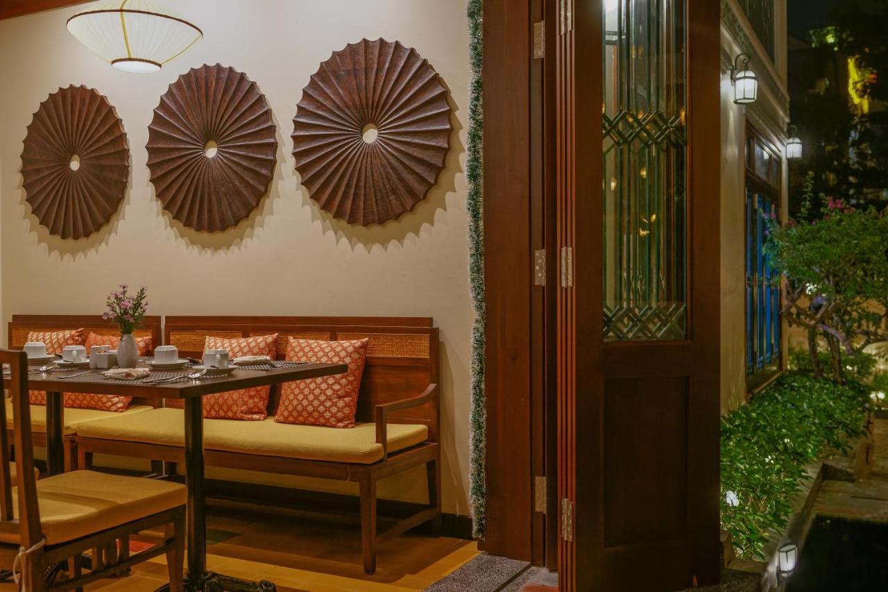 Cozy Savvy Boutique Hotel Hoi An Eksteriør billede Interior of a restaurant in Ho Chi Minh City